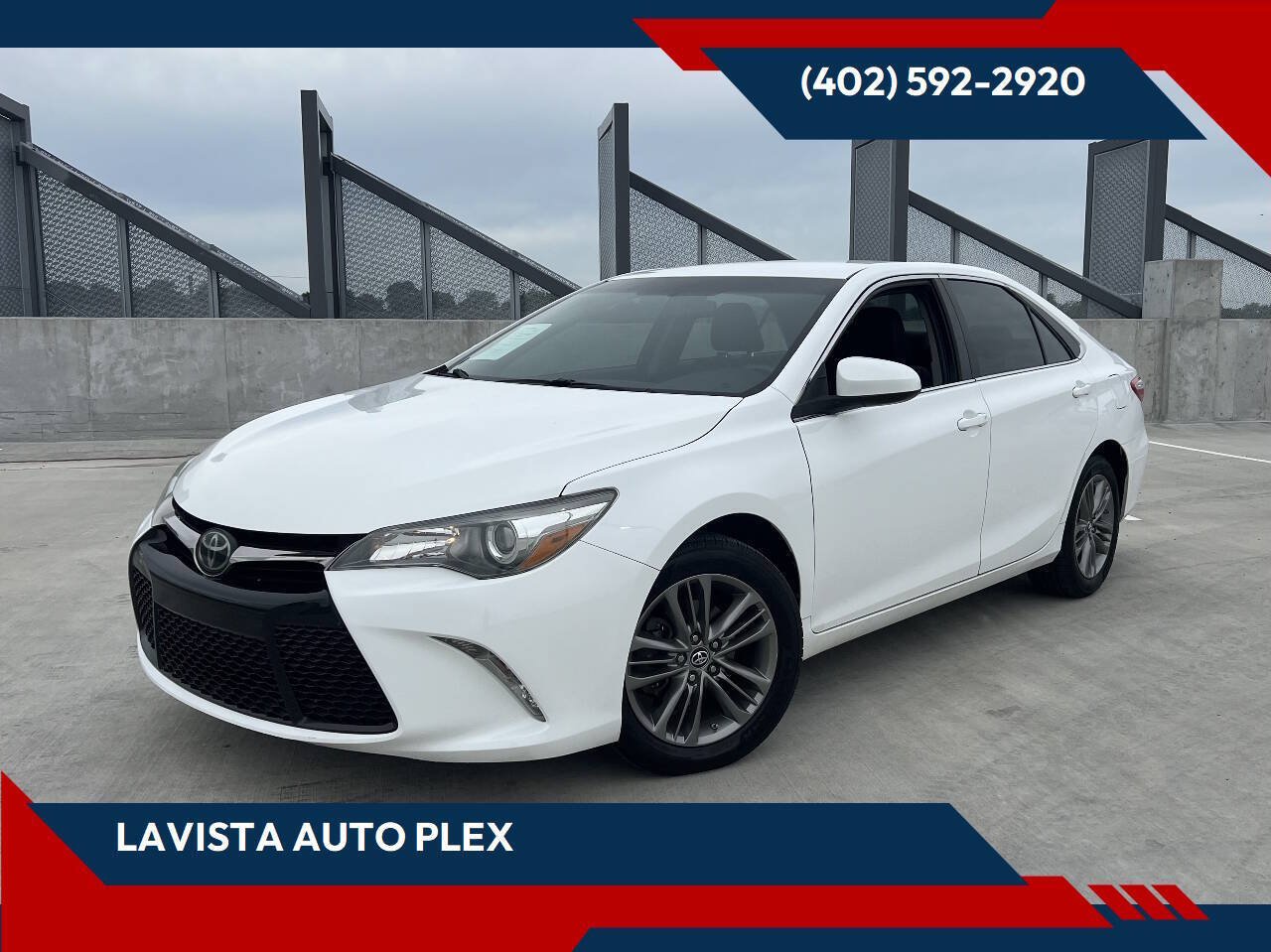 Used 2017 Toyota Camry SE FWD image 1