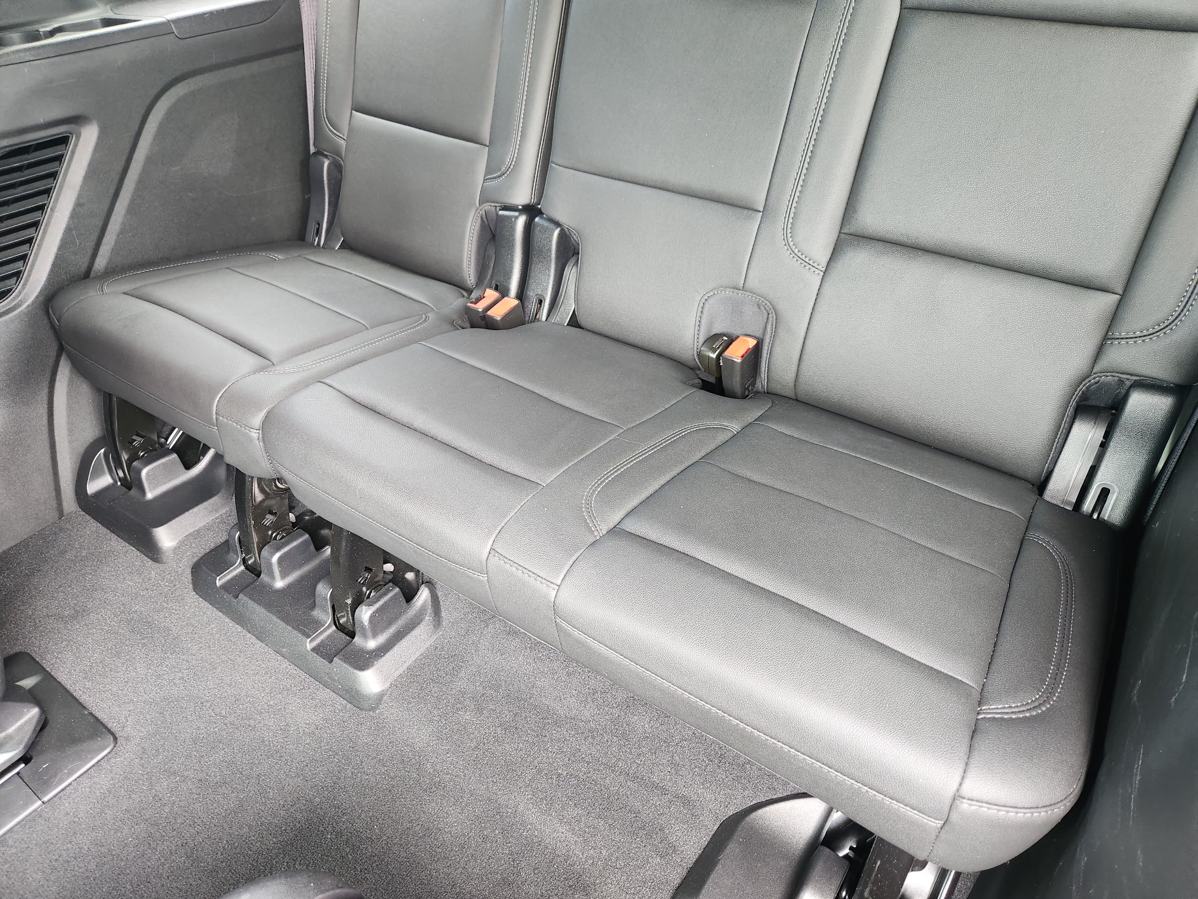 Used 2022 Chevrolet Tahoe LT w/ Luxury Package RWD image 32