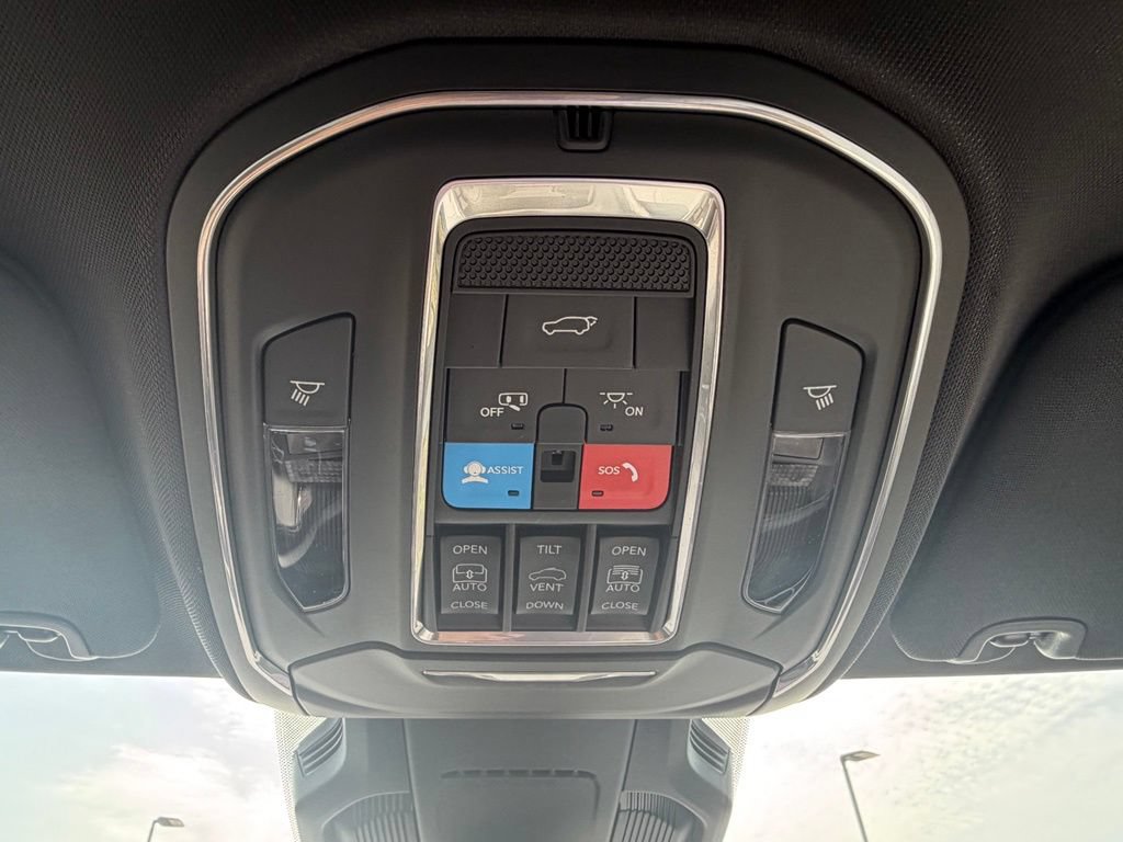 Used 2025 Jeep Wagoneer S Limited AWD/4WD image 63