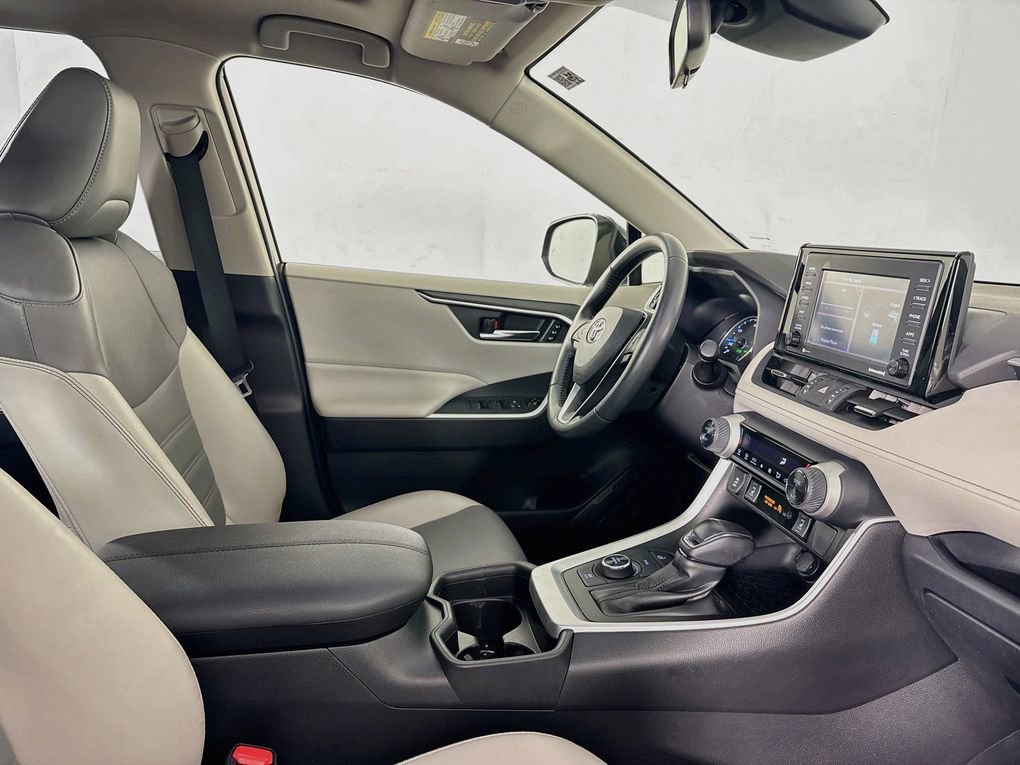 Used 2021 Toyota RAV4 XLE Premium image 38