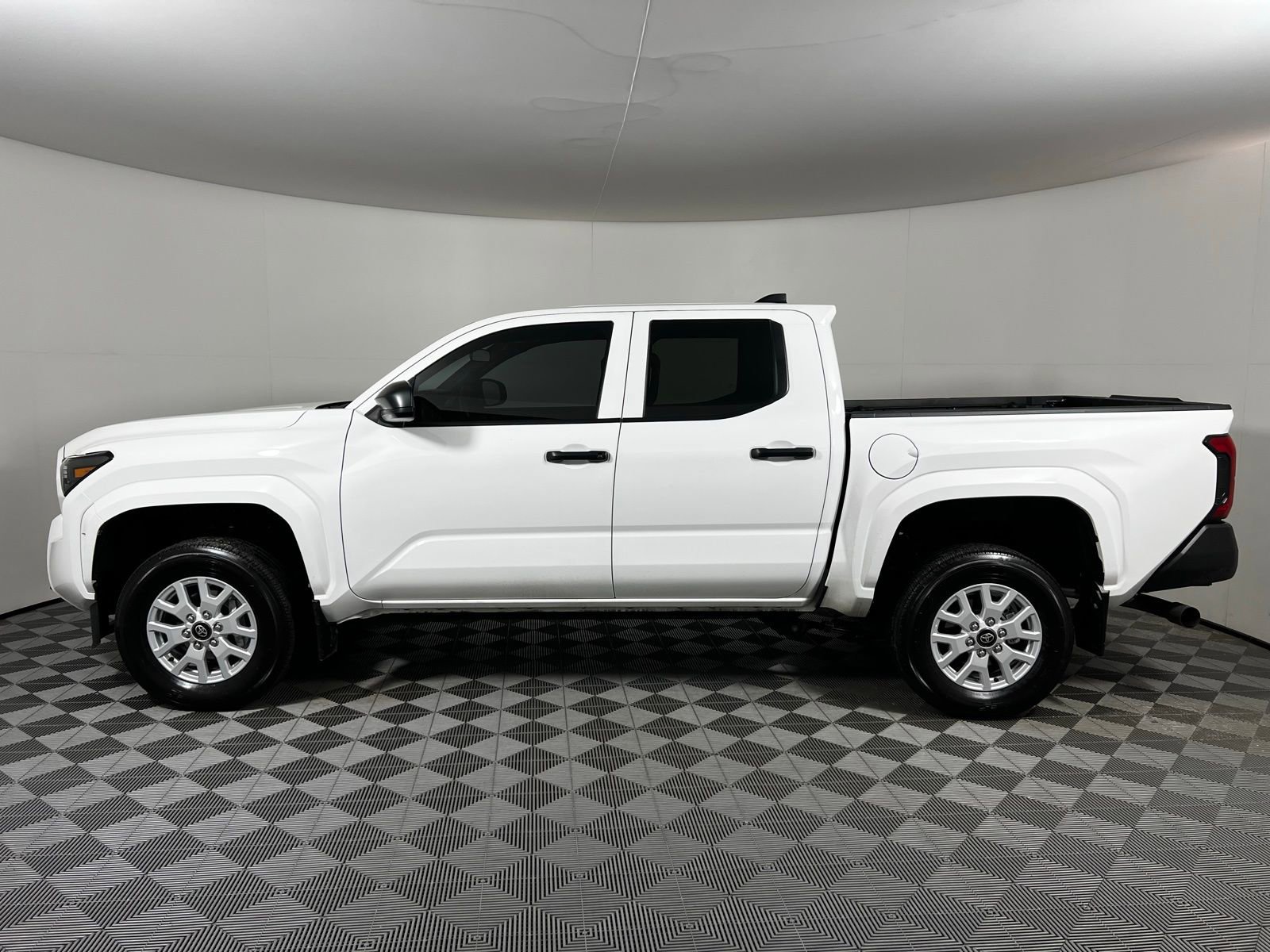 Certified 2024 Toyota Tacoma SR image 8