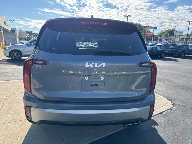 Used 2024 Kia Telluride S image 19