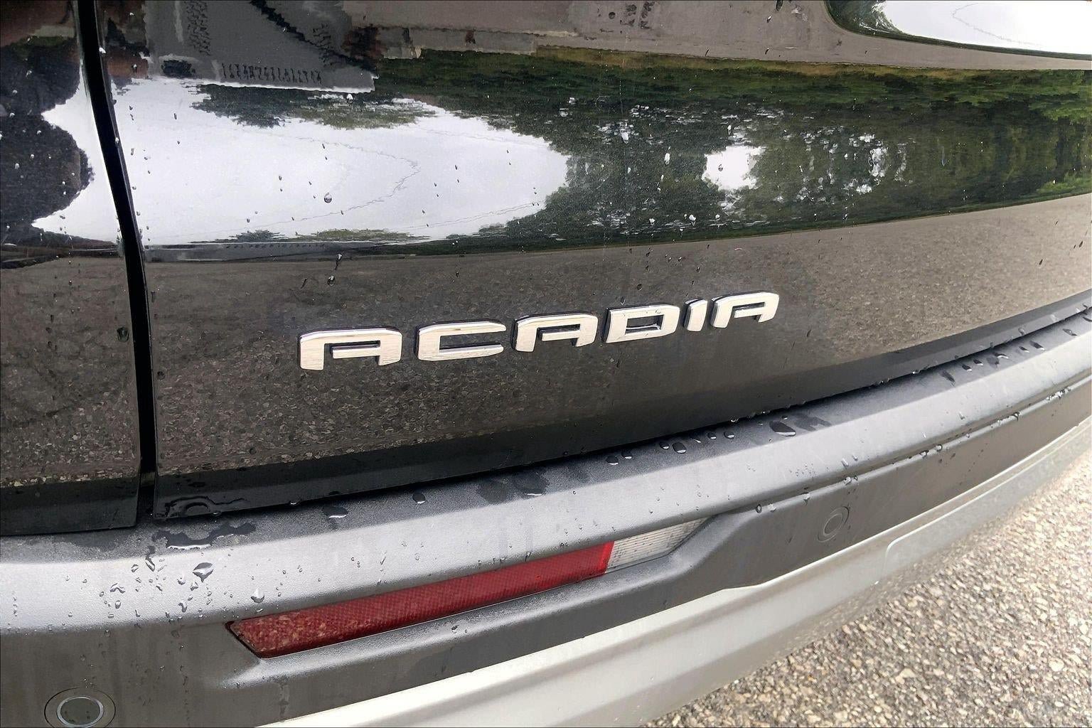 Used 2025 GMC Acadia Elevation FWD image 8