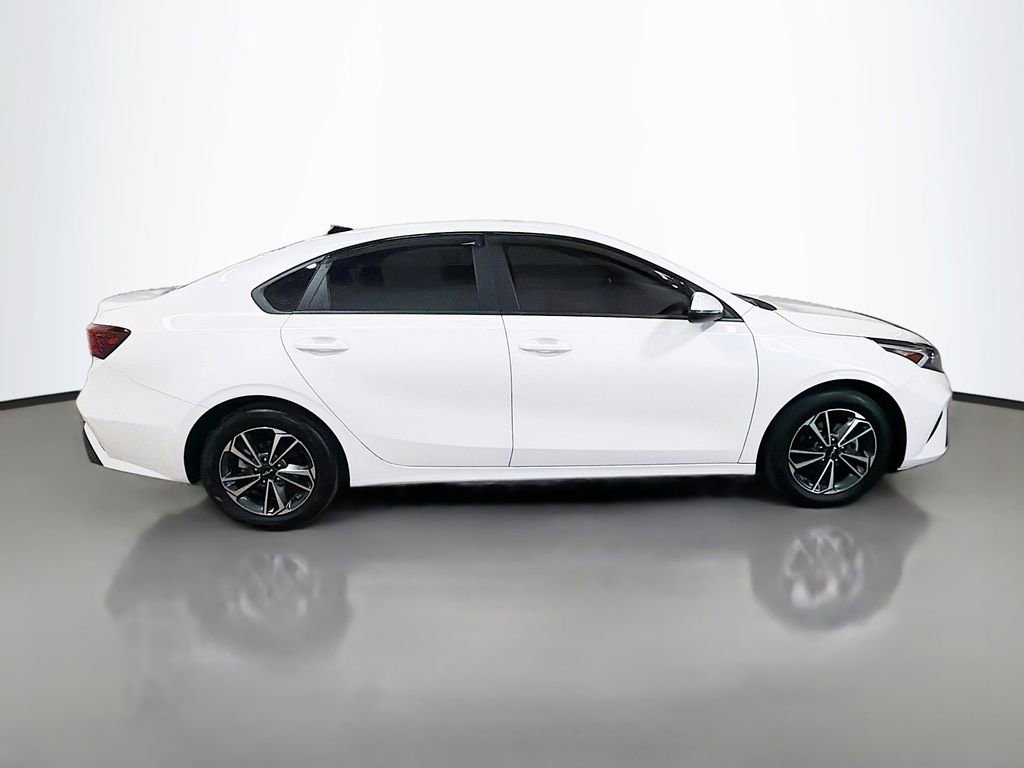 Used 2024 Kia Forte LXS w/ LXS Technology Package FWD image 11