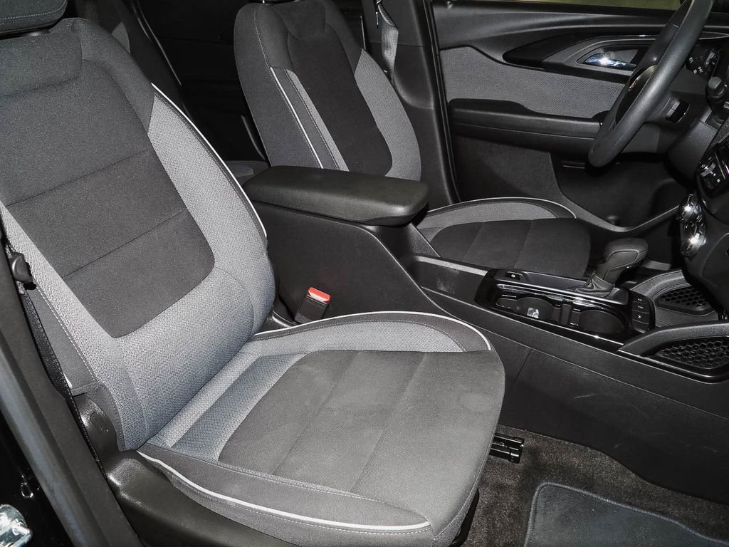 Used 2023 Chevrolet TrailBlazer LT w/ Convenience Package image 9