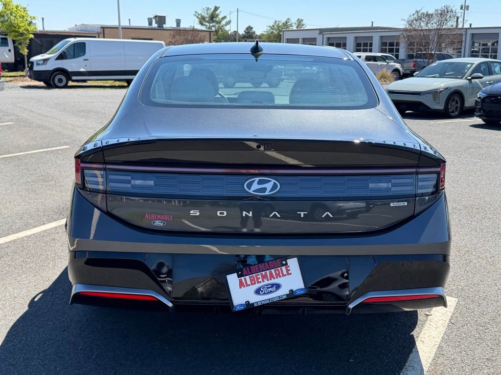 Used 2025 Hyundai Sonata SEL FWD image 4