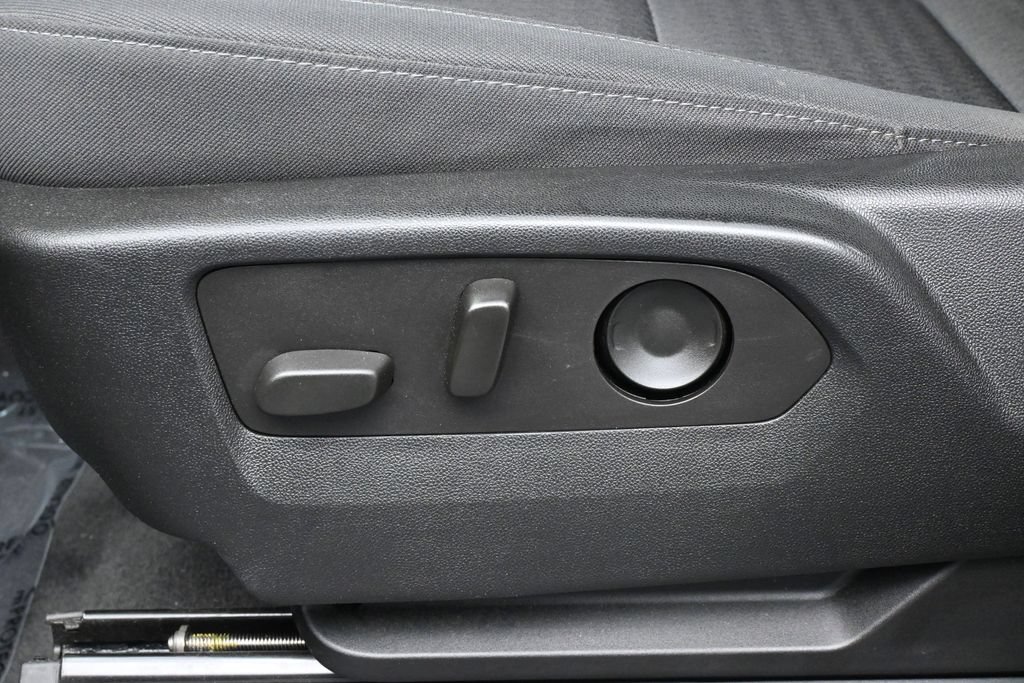 Used 2022 Chevrolet Silverado 1500 Custom RWD image 12