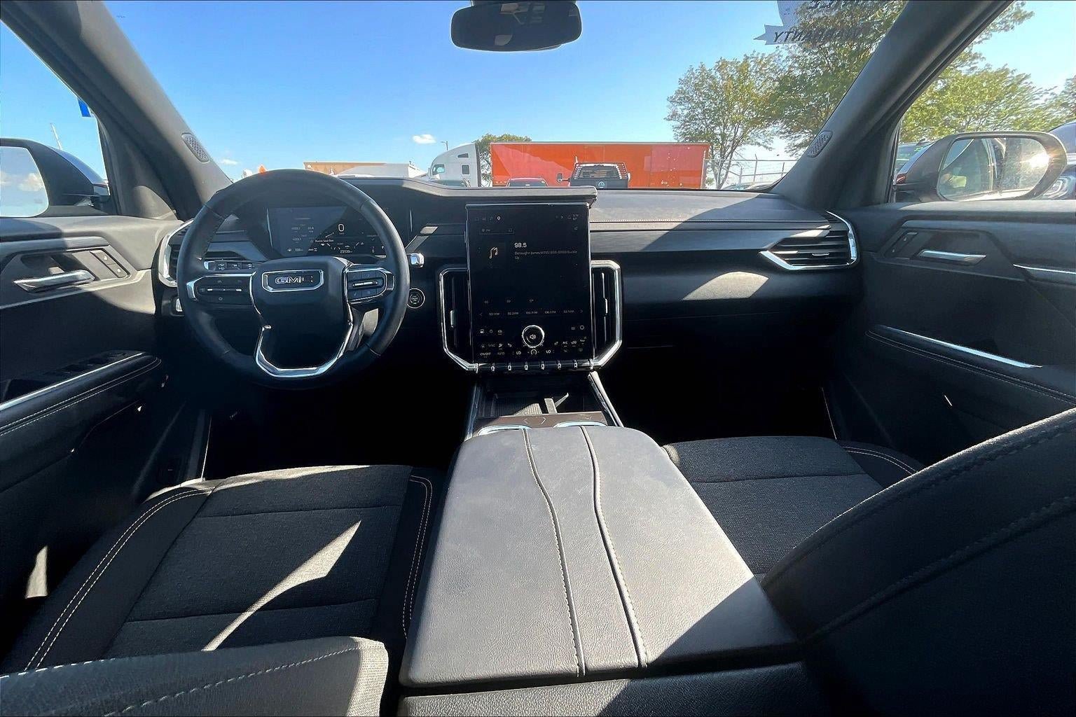 Used 2025 GMC Acadia Elevation AWD/4WD image 16