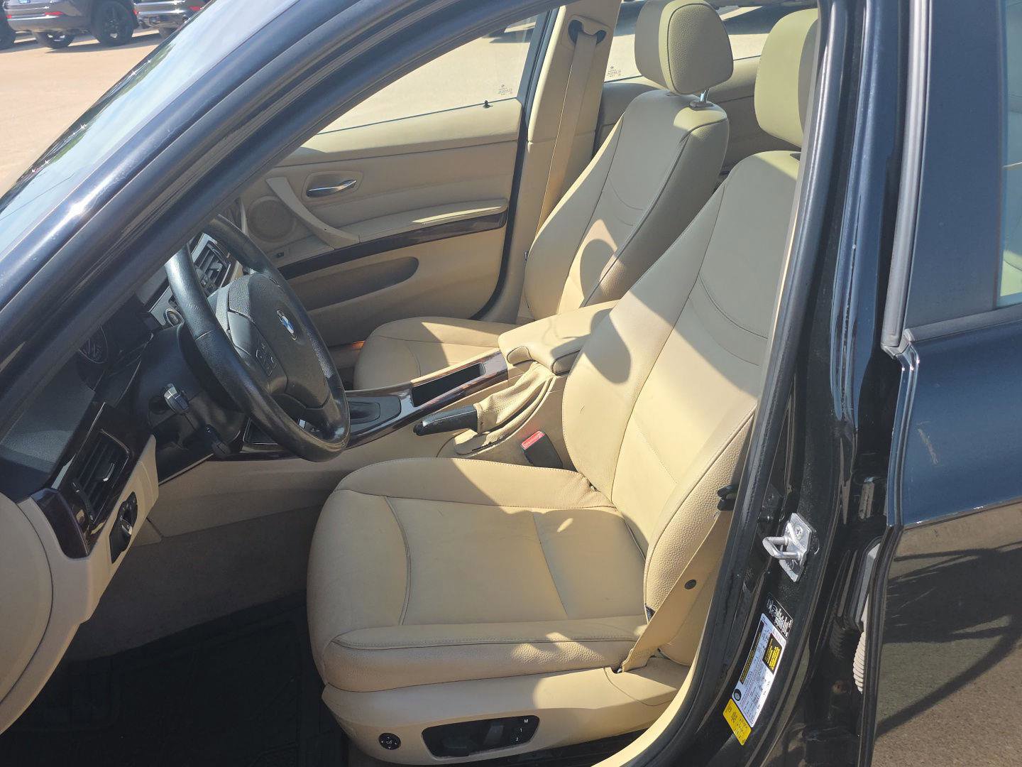 Used 2011 BMW 328i xDrive Sedan image 3