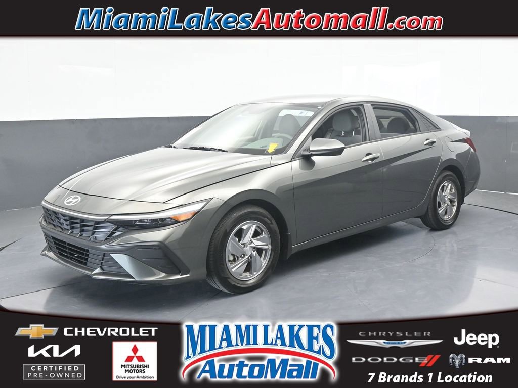 Used 2024 Hyundai Elantra SE