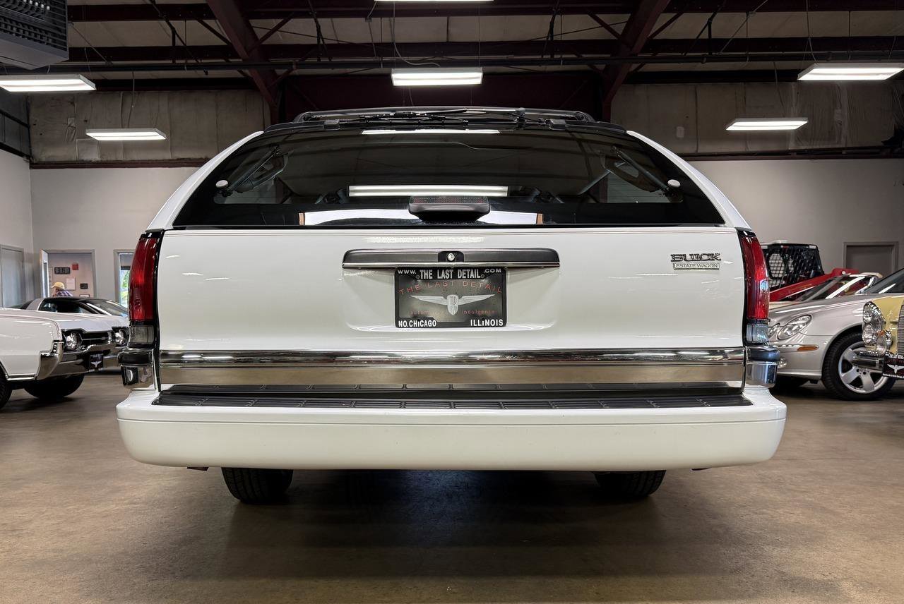 Used 1995 Buick Roadmaster Estate RWD image 16