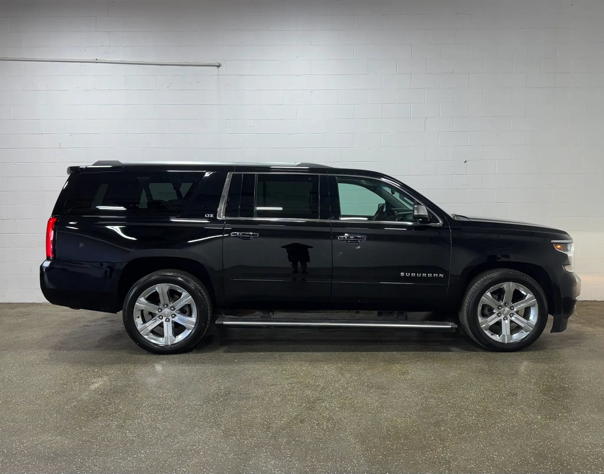 Used 2016 Chevrolet Suburban LTZ AWD/4WD image 2