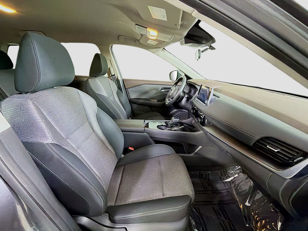 Used 2022 Nissan Rogue SV image 28