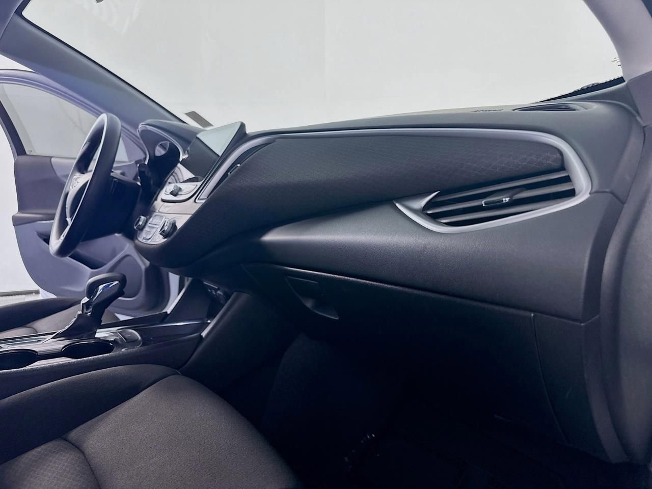 Used 2023 Chevrolet Malibu LT image 38