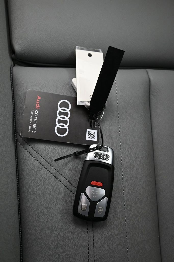 Used 2024 Audi Q5 2.0T Premium w/ Convenience Package image 29