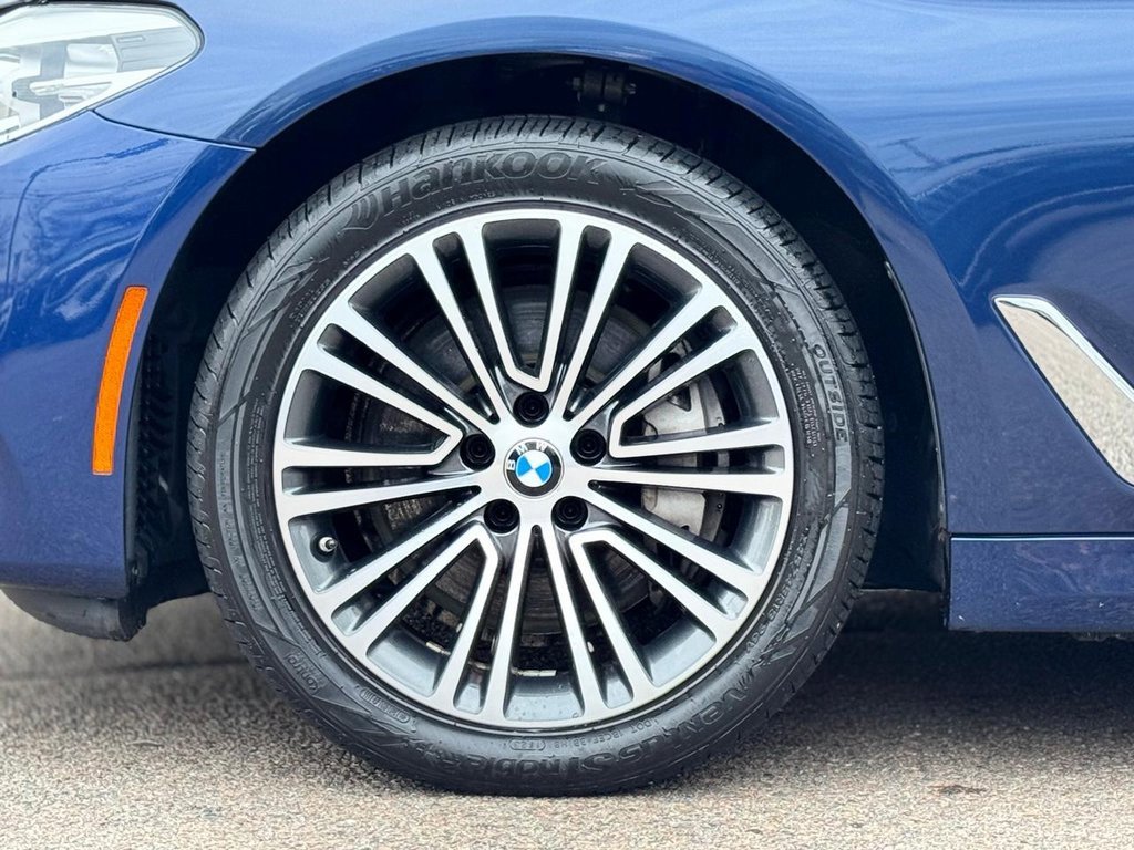 Used 2020 BMW 540i xDrive w/ Premium Package image 11