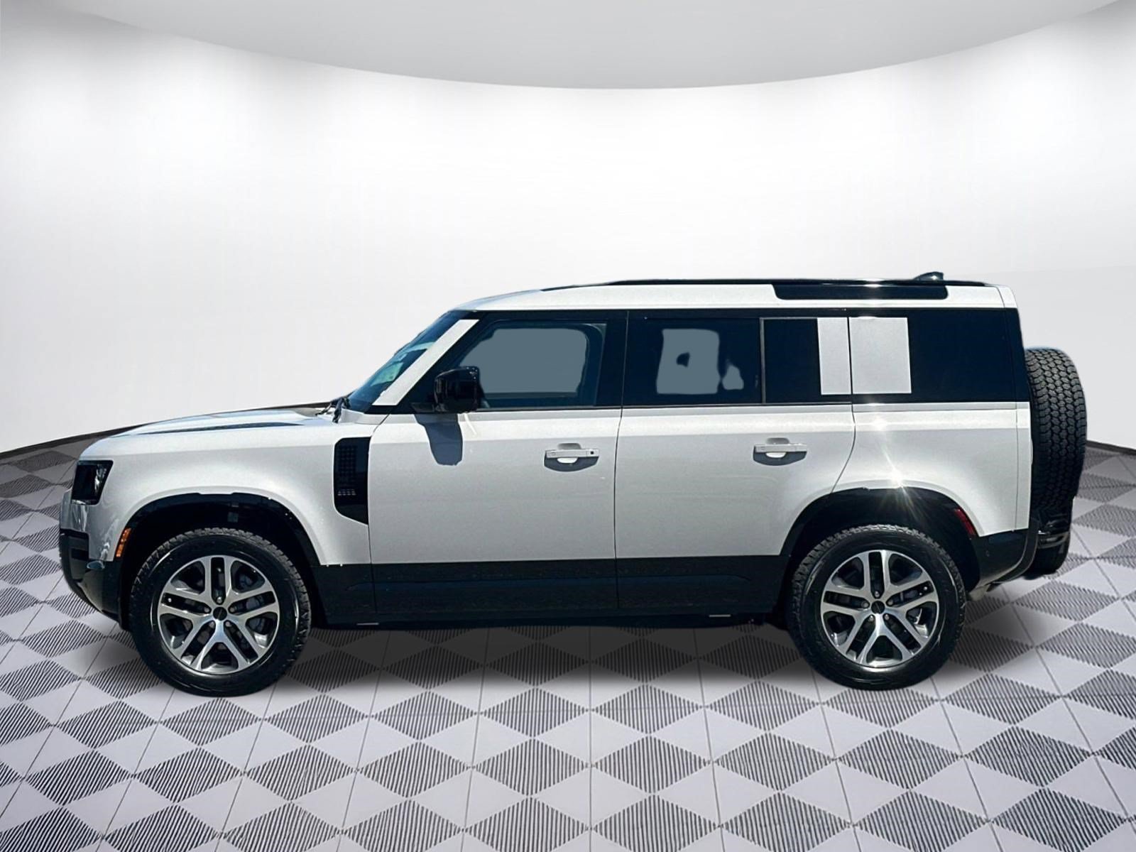 New 2026 Land Rover Defender 110 X-Dynamic SE AWD/4WD image 2