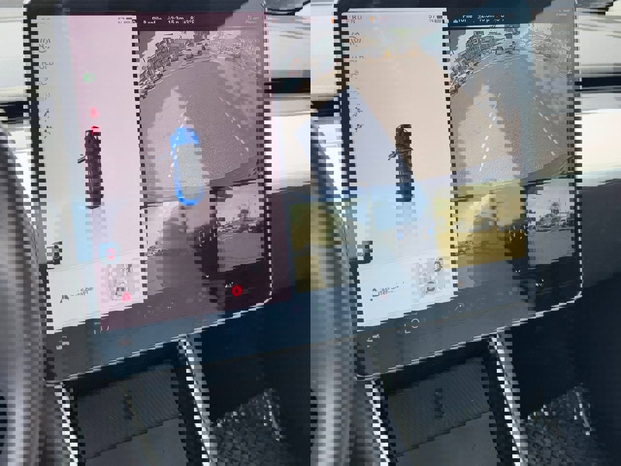 Used 2018 Tesla Model 3 image 24