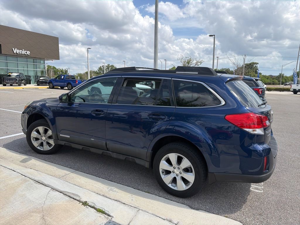 Used 2010 Subaru Outback 2.5i Premium AWD/4WD image 12