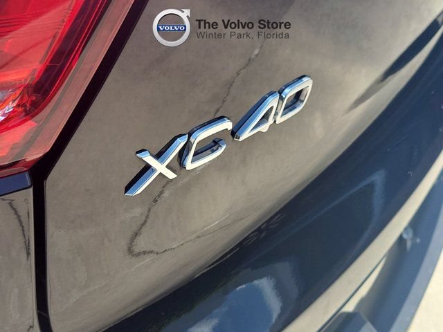 Used 2021 Volvo XC40 T5 R-Design w/ Advanced Package AWD/4WD image 8