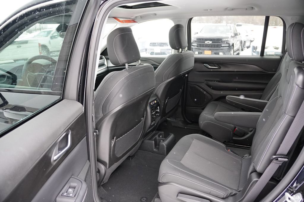 Certified 2023 Jeep Grand Cherokee L Laredo w/ Luxury Tech Group I image 17