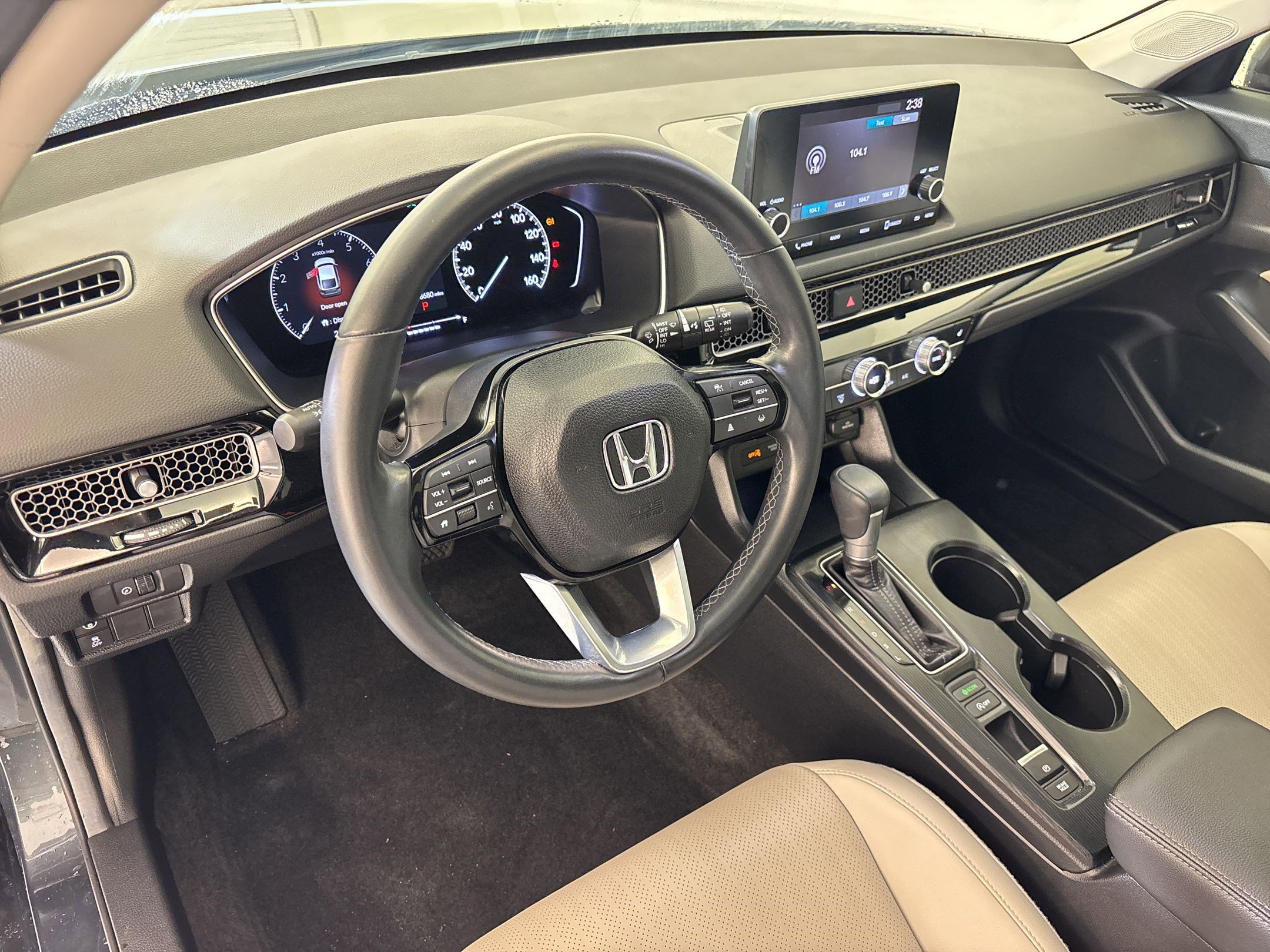 Used 2024 Honda Civic EX-L image 4