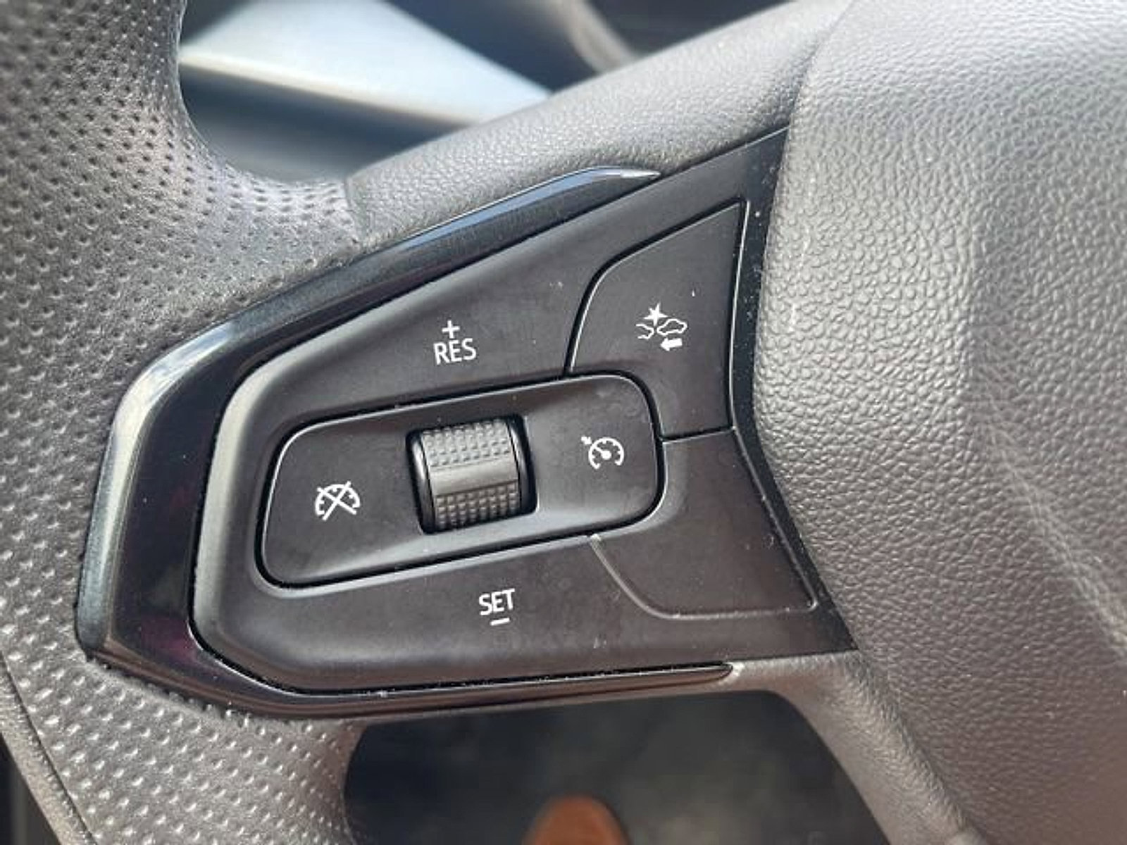 Certified 2025 Chevrolet Trax LT image 17