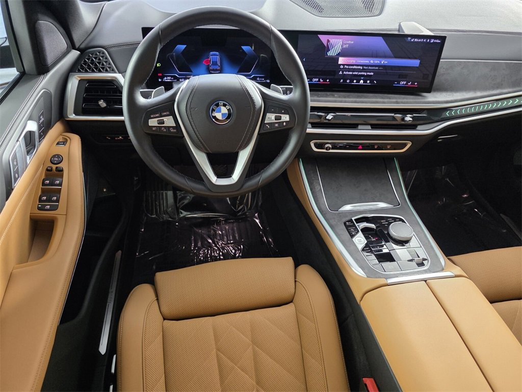 Used 2025 BMW X5 xDrive50e w/ Parking Assistance Package image 13