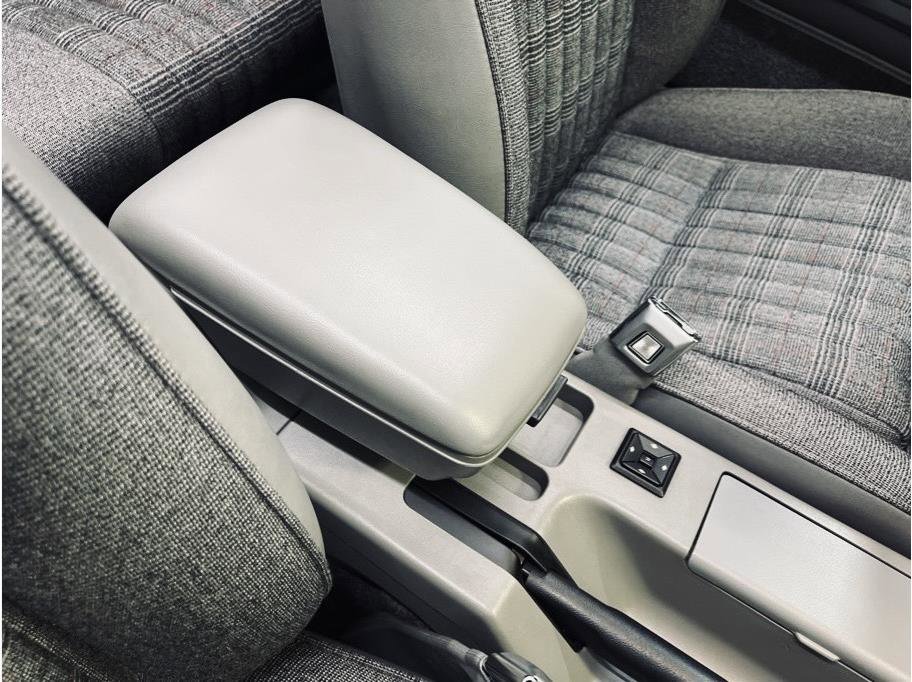 Used 1988 Ford Mustang GT image 33