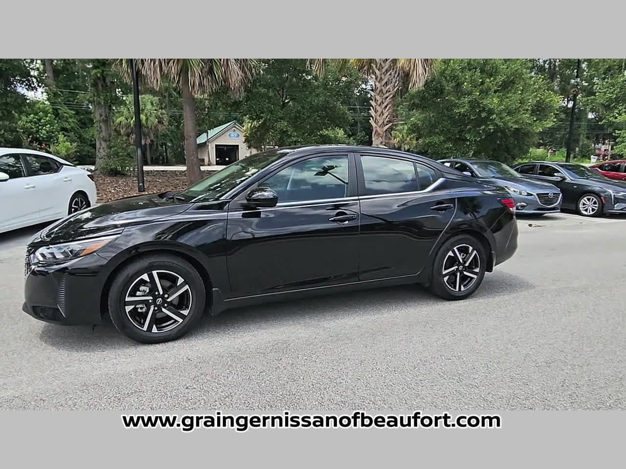 Used 2025 Nissan Sentra SV FWD image 23