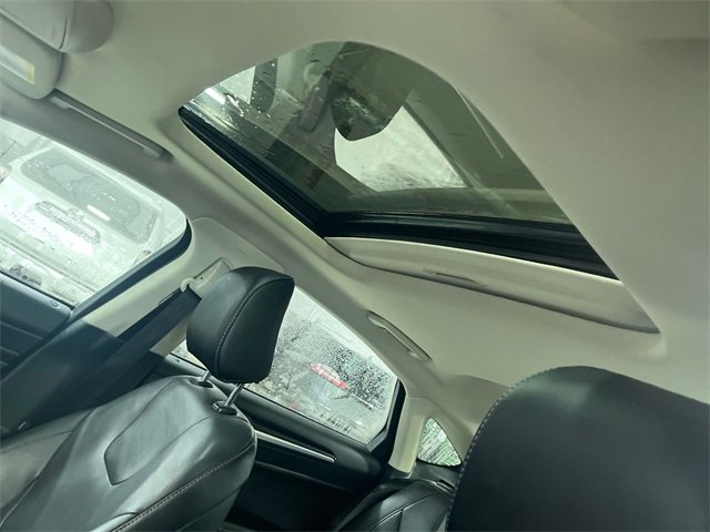 Used 2020 Ford Fusion Titanium image 22