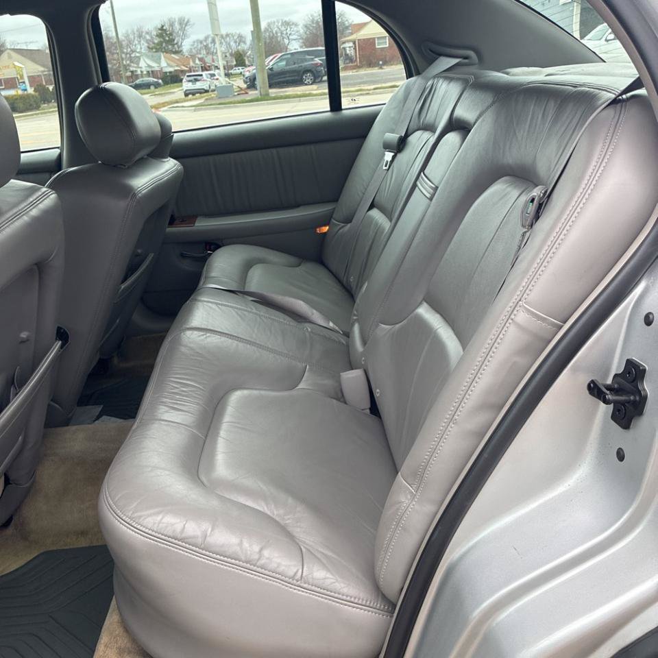 Used 2003 Buick Park Avenue w/ 1SE Package FWD image 10