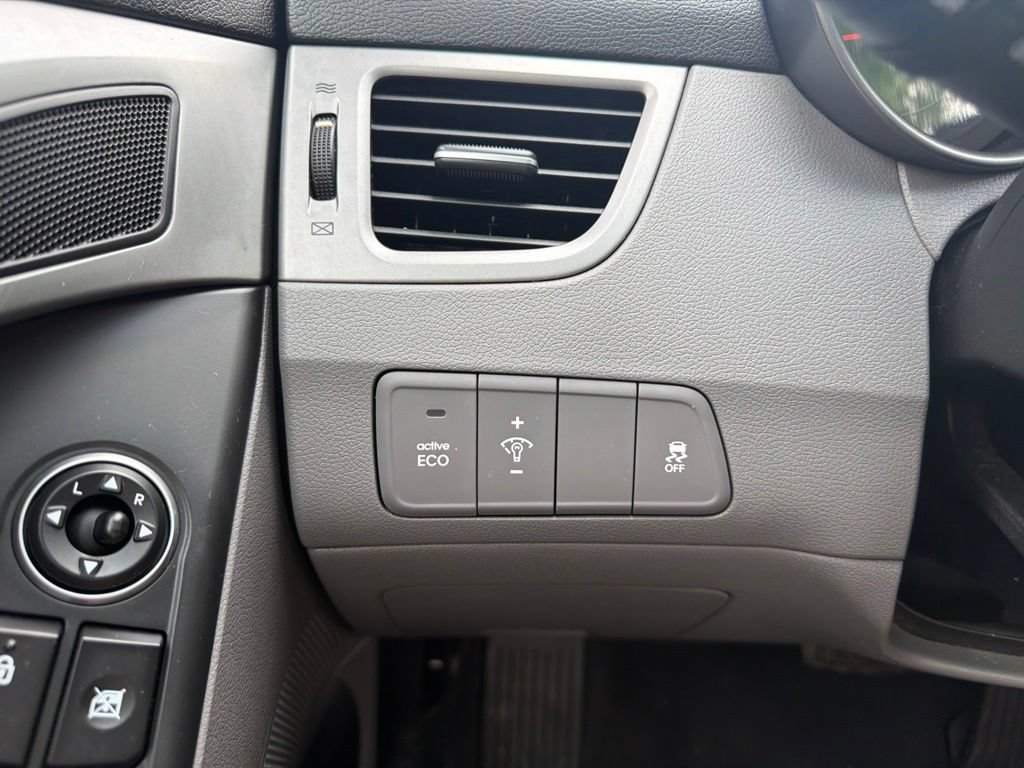 Used 2015 Hyundai Elantra SE w/ Option Group 02 FWD image 29
