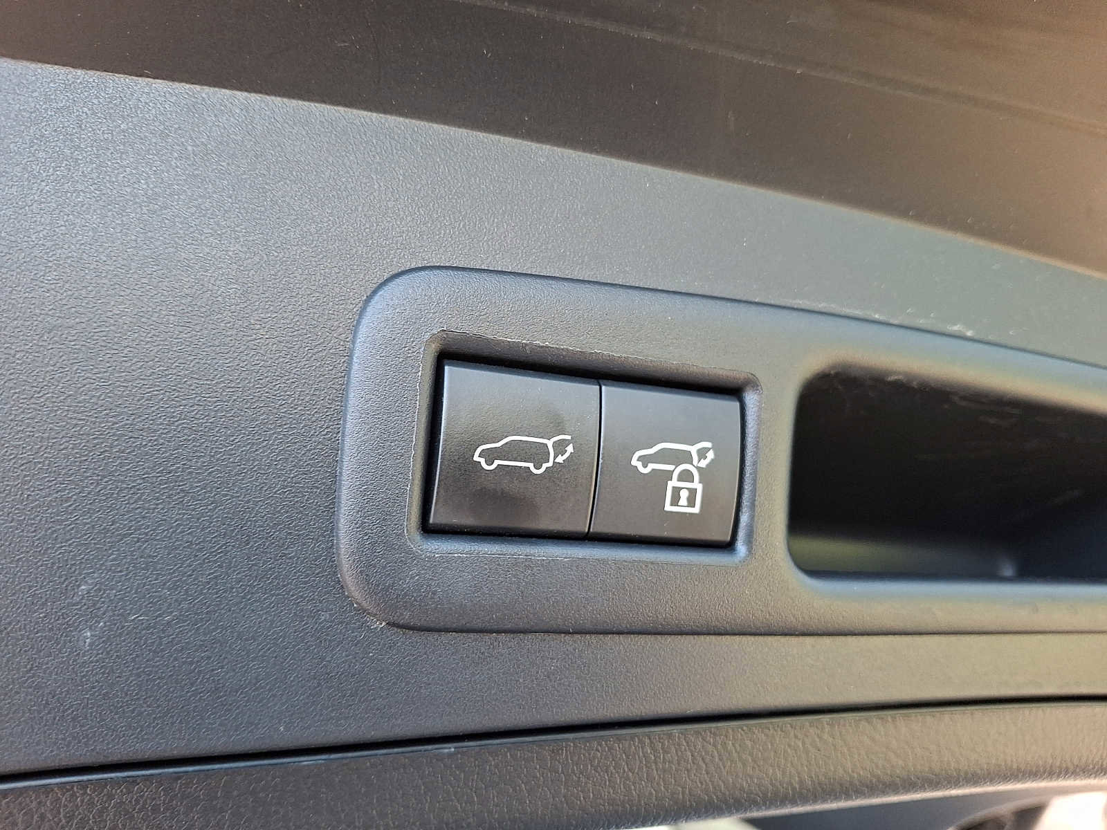 Used 2023 Lexus UX 250h AWD w/ Premium Package image 27