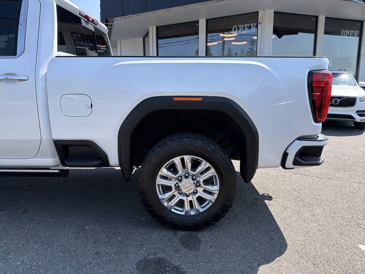 Used 2021 GMC Sierra 3500 Denali w/ Denali Ultimate Package AWD/4WD image 3