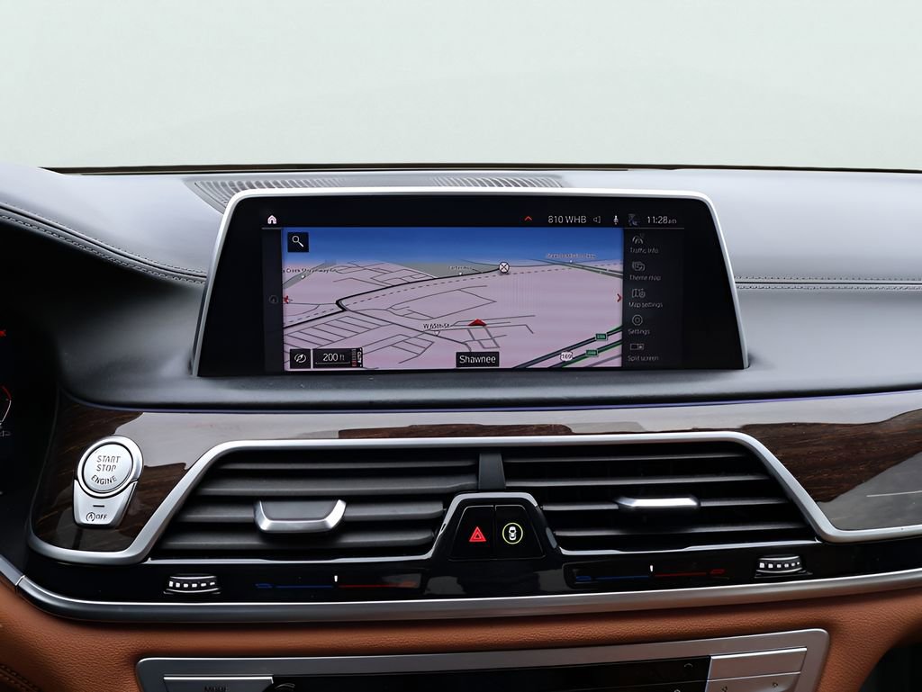 Used 2021 BMW 740i xDrive w/ Premium Package image 22