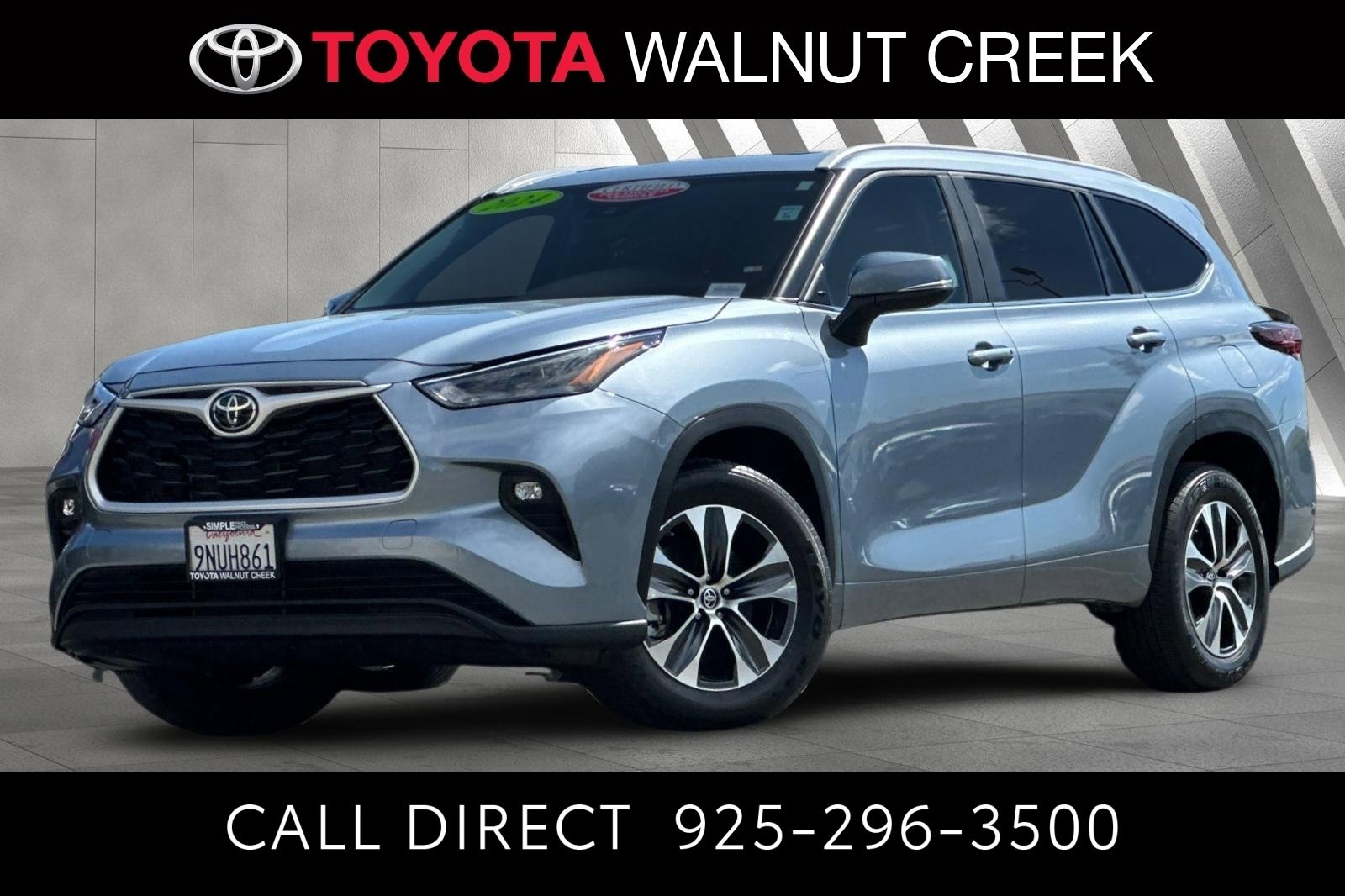 Certified 2024 Toyota Highlander XLE image 1