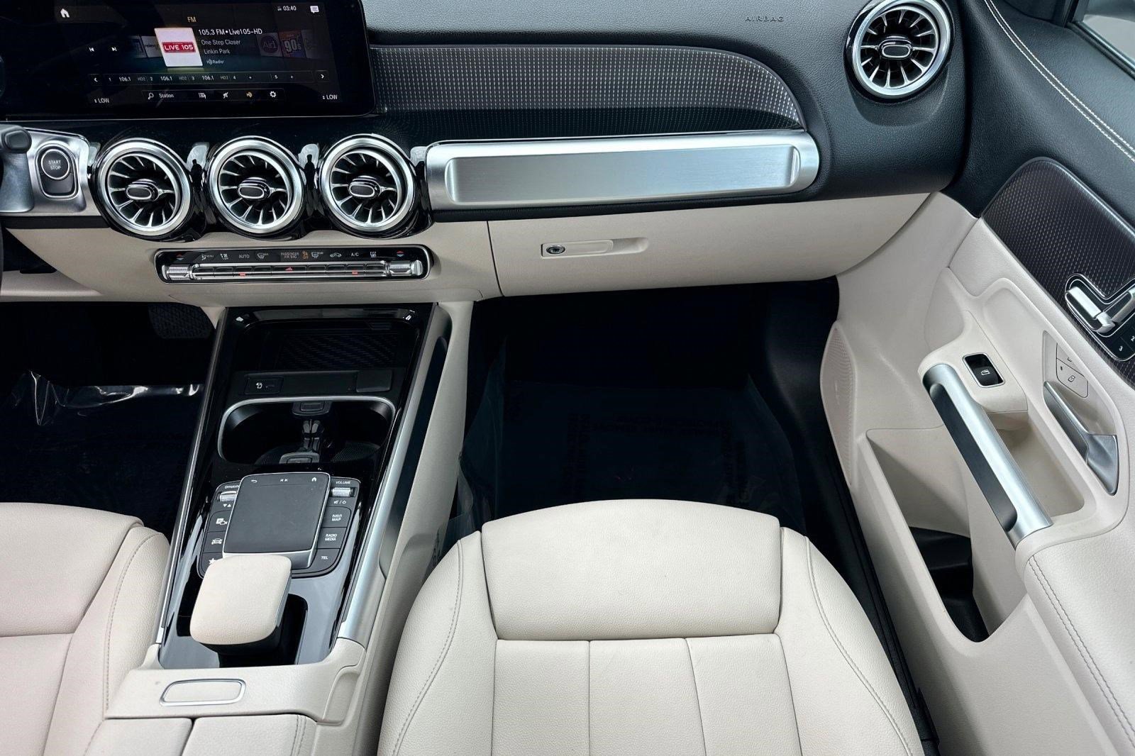 Used 2023 Mercedes-Benz EQB 300 4MATIC image 30