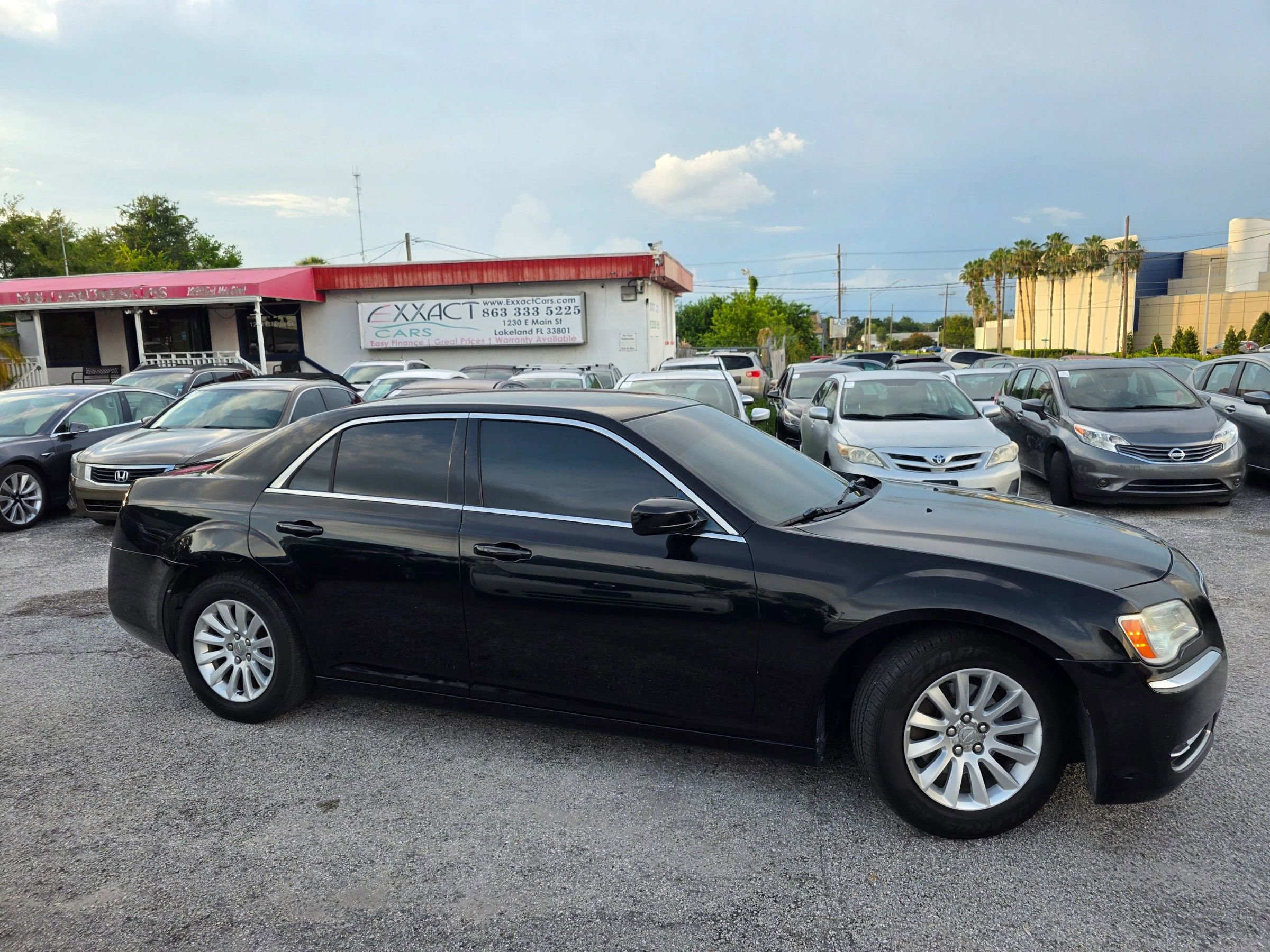 Used 2013 Chrysler 300 image 8