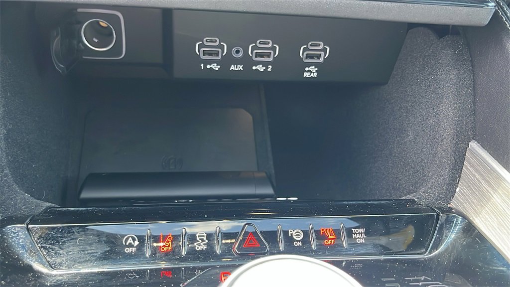 Used 2024 Jeep Wagoneer Series III w/ Premium Group I image 25