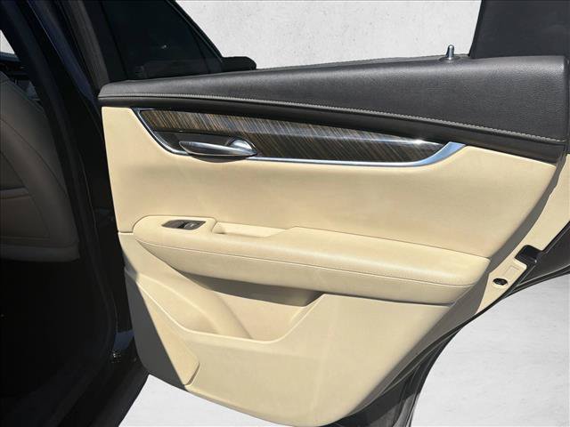 Used 2017 Cadillac XT5 FWD image 21