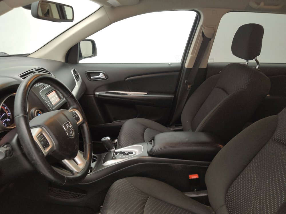 Used 2019 Dodge Journey SE w/ Connectivity Group FWD image 17
