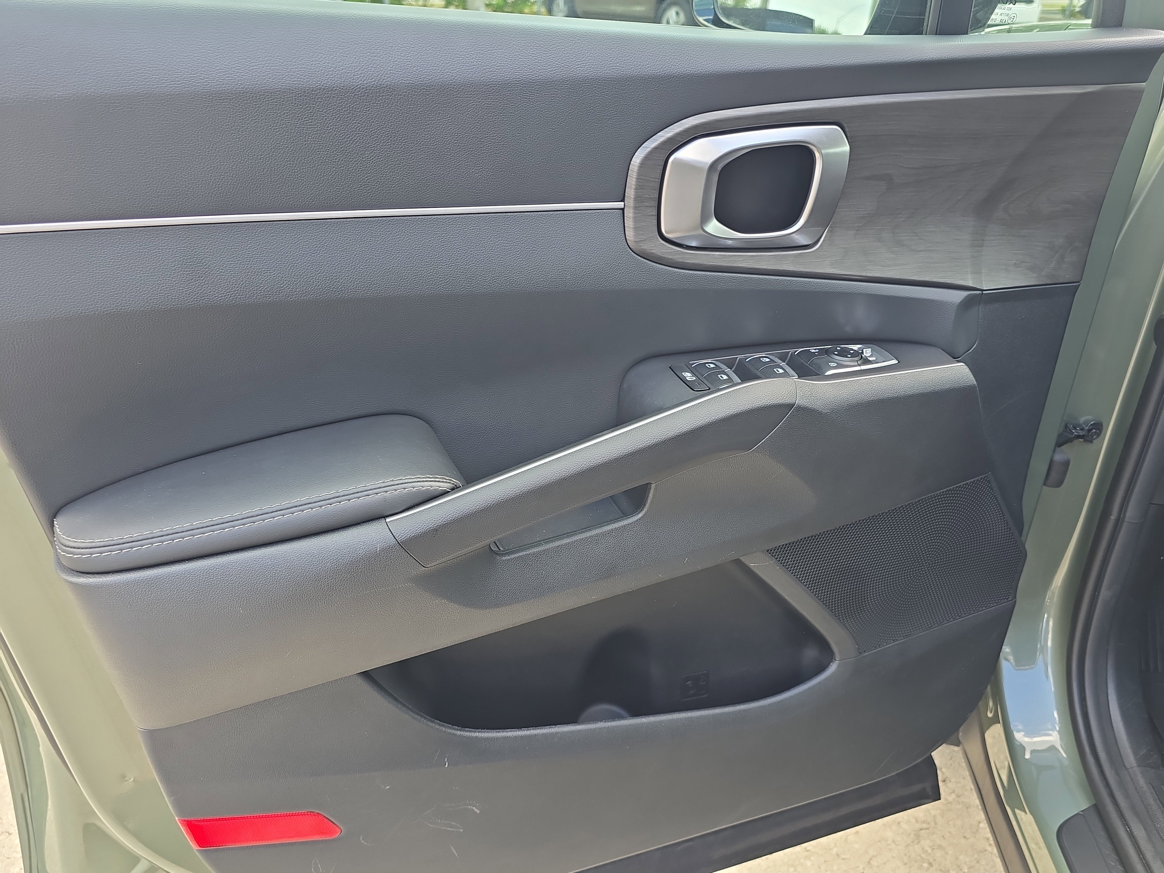 Certified 2025 Kia Sorento X-Line EX image 18