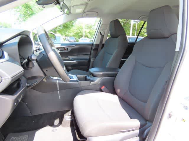 Used 2024 Toyota RAV4 LE AWD/4WD image 12