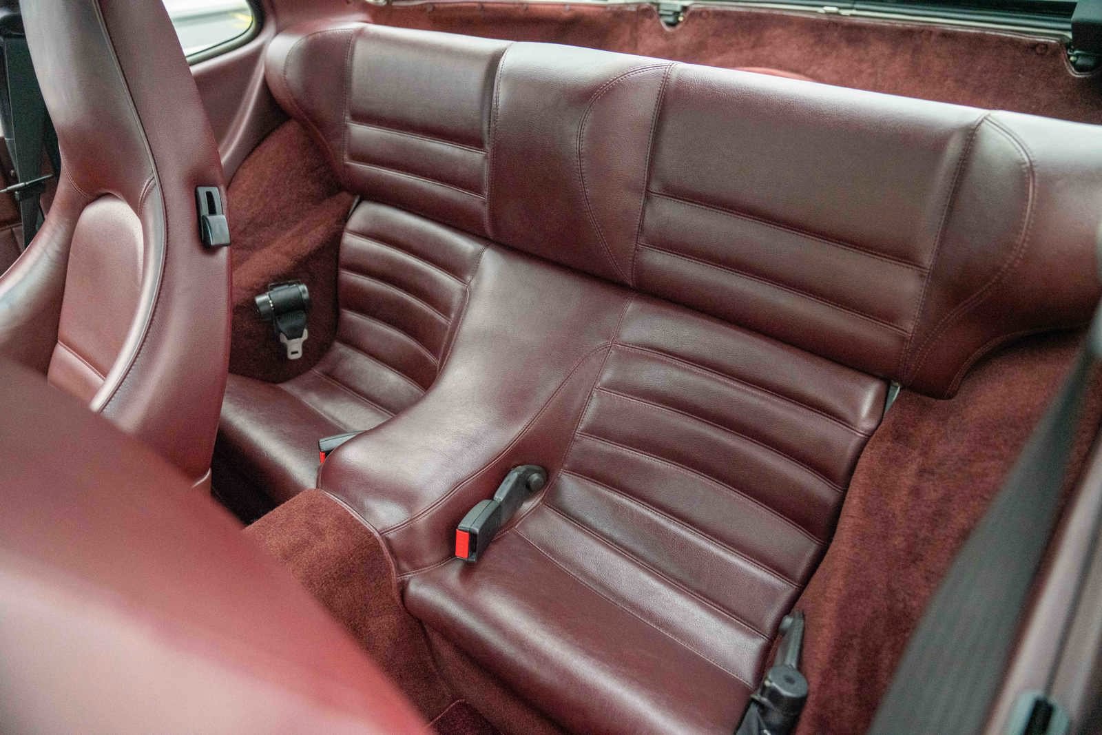 Used 1986 Porsche 944 Turbo RWD image 30