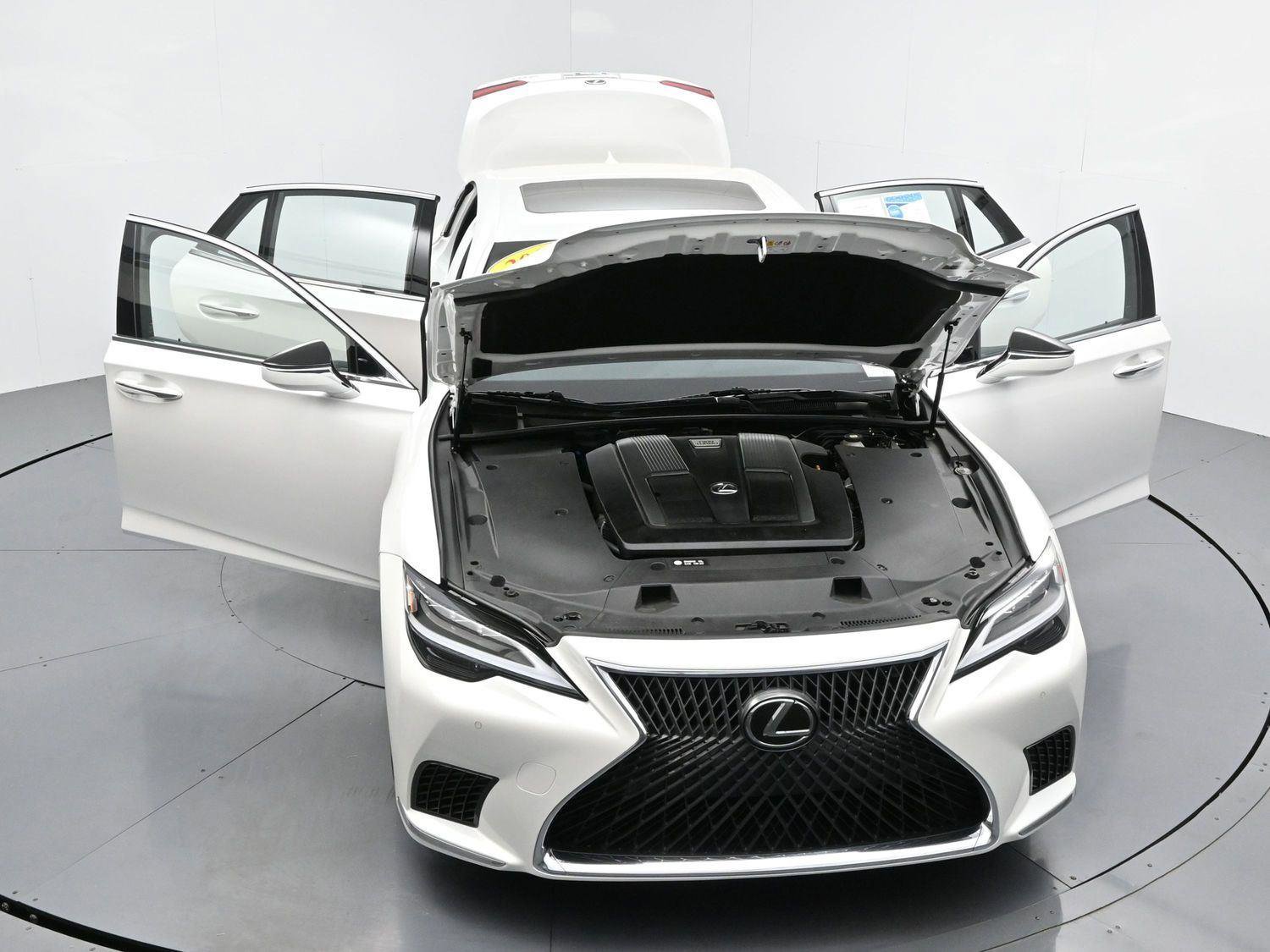 Used 2022 Lexus LS 500 w/ Accessory Package (Z1) image 36