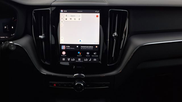 Used 2025 Volvo XC60 B5 Core image 25