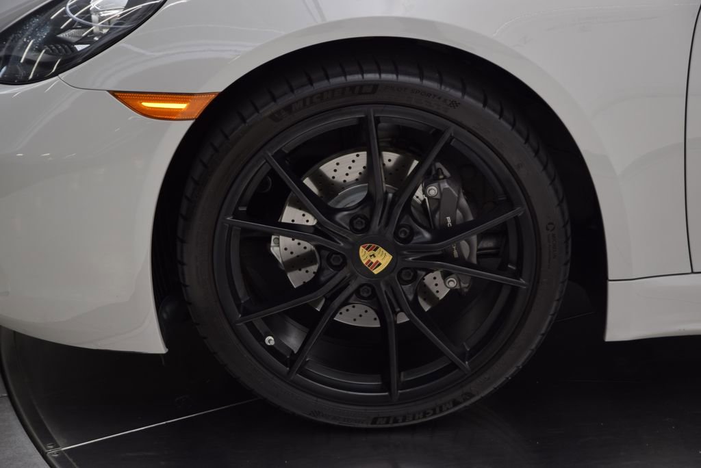 Used 2019 Porsche 718 Cayman RWD image 12