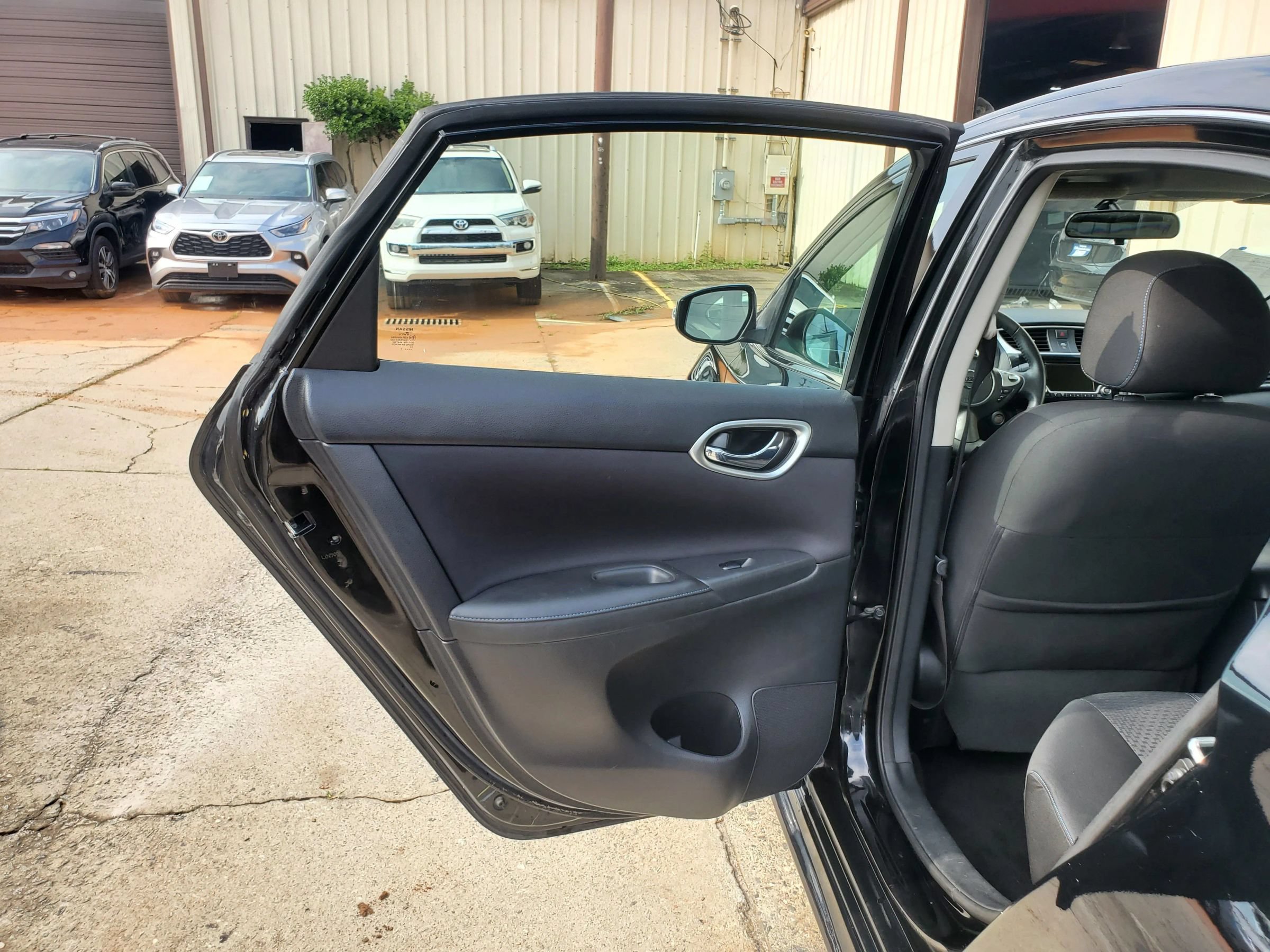 Used 2017 Nissan Sentra SR Turbo w/ SR Midnight Edition FWD image 22
