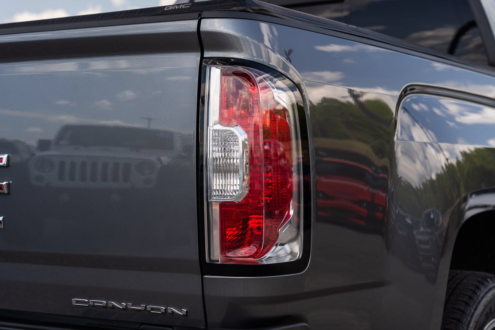 Used 2021 GMC Canyon Denali AWD/4WD image 14